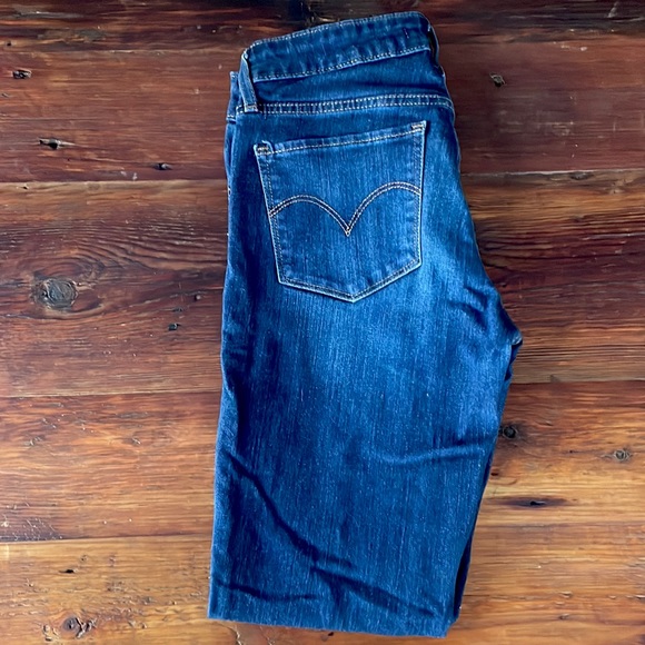 Levi Strauss 711 Skinny Jeans - Picture 2 of 3